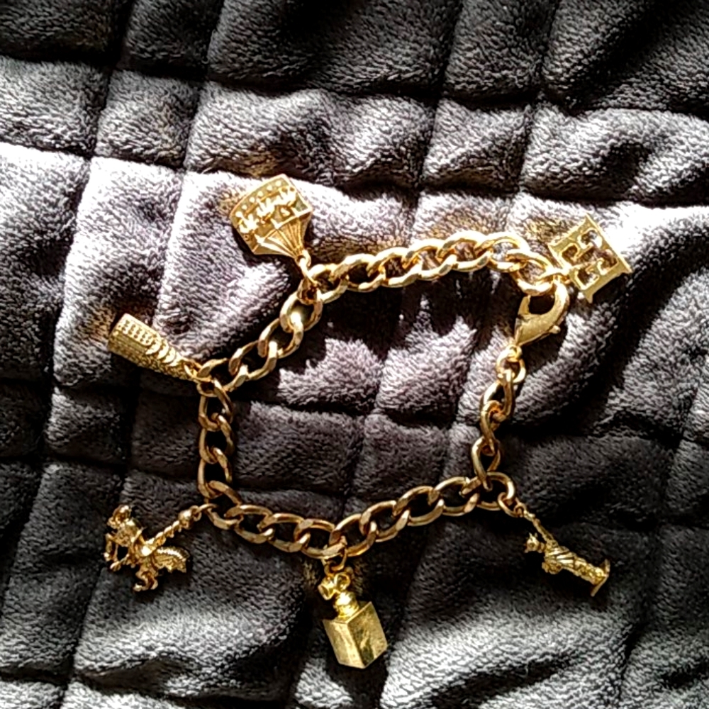 Escada Charm Bracelet✨